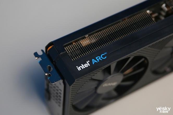 Intel Arc A770 16GB vs 昂达HD6570 512MB GD5 深度对比