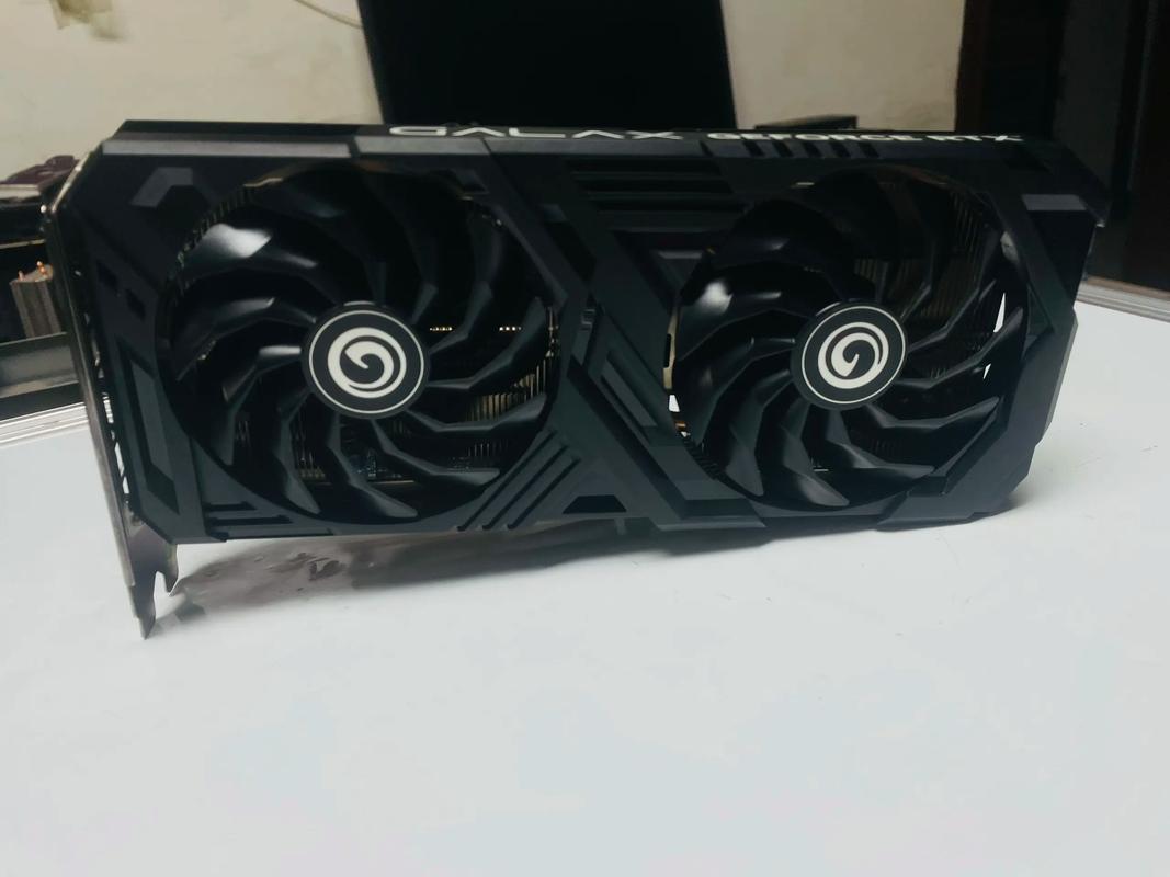 影驰RTX 4060 Ti vs 七彩虹GT220 深度对比：跨越时代的显卡对决