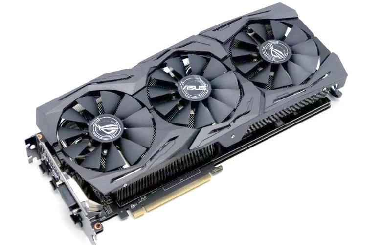 华硕ROG RX 590 vs 映众GT 730K 深度对比：主流游戏与入门办公的抉择