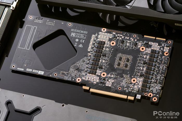 索泰RTX 3090Ti AMP EXTREME HOLO vs 华硕TUF-RTX5060-O8G-GAMING 深度对比