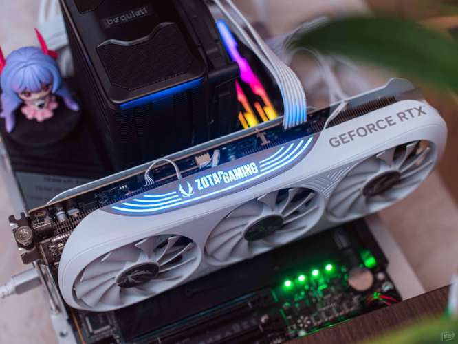 索泰RTX 4080 SUPER vs 蓝宝石R9 380 深度对比：旗舰与经典的跨越对决