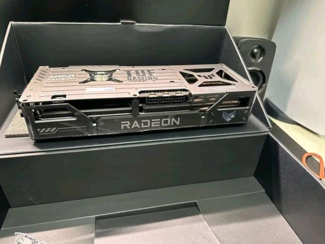 傲世LUMI B580 OC vs 华硕TUF RX 7900 XT 深度对比