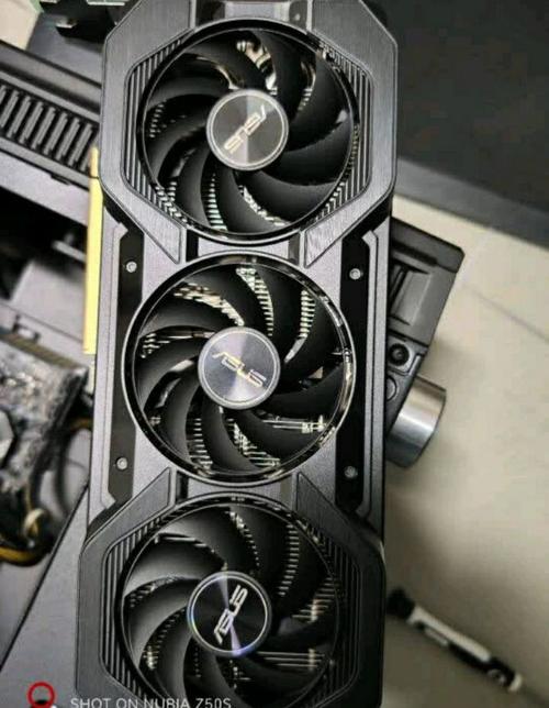 华硕TUF RX 7900 GRE vs RX 5700 深度对比：从主流到发烧的跨越