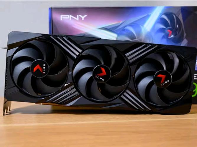 PNY RTX 4090 vs 铭瑄 HD 6450 深度对比：旗舰与入门显卡的世纪对决