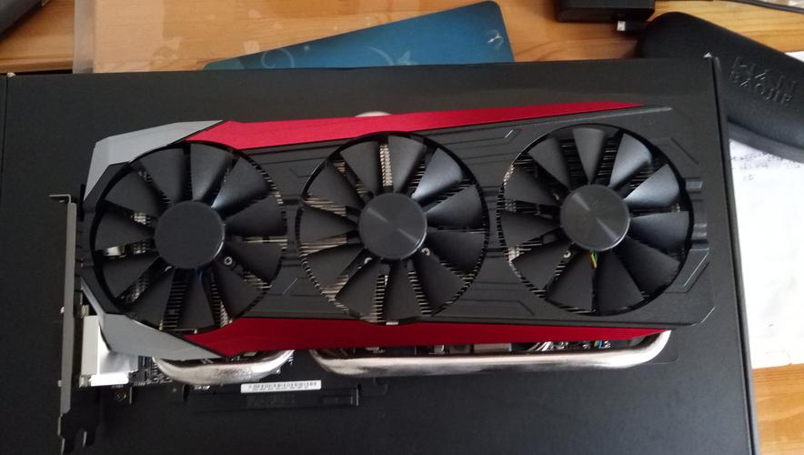 丽台Quadro P400 vs 华硕R9 390X-DC2-8GD5 深度对比