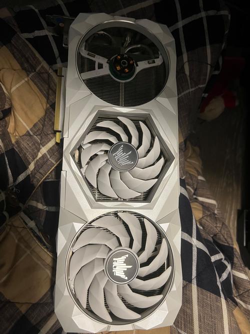 影驰GeForce RTX 3080 vs 镭风HD7850 深度对比