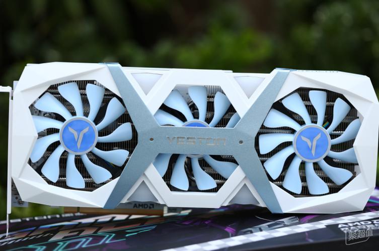 盈通R6850游戏高手 vs 迪兰R7 240超能D3 2G DS 深度对比