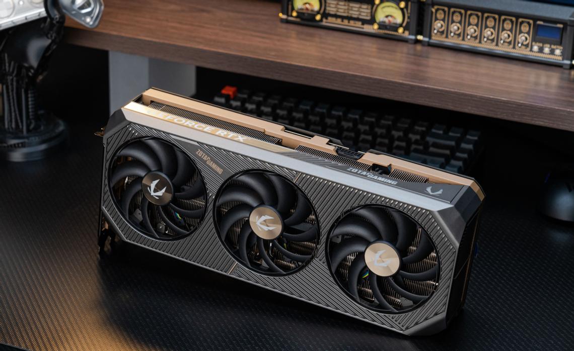 影驰RTX 3090星曜OC vs 索泰RTX 5090 D SOLID OC 深度对比