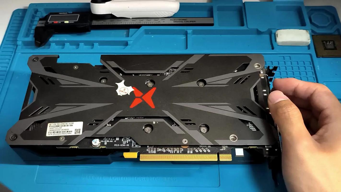 迪兰RX 590 GME 8G X战神 vs 影驰GTX 1060骨灰黑将V2 深度对比