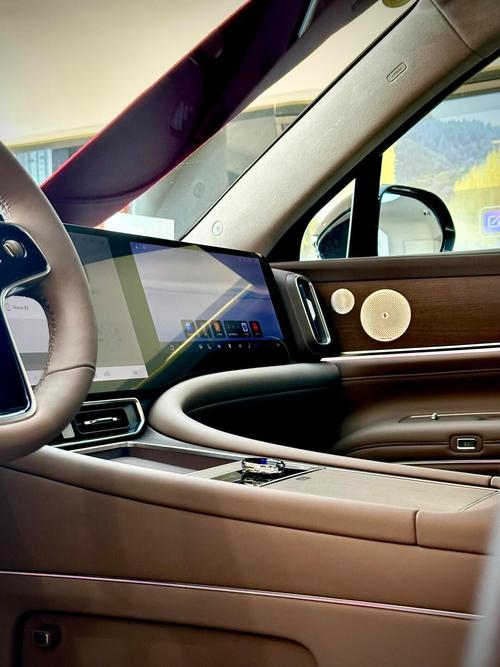 PC机箱内部硬件布局