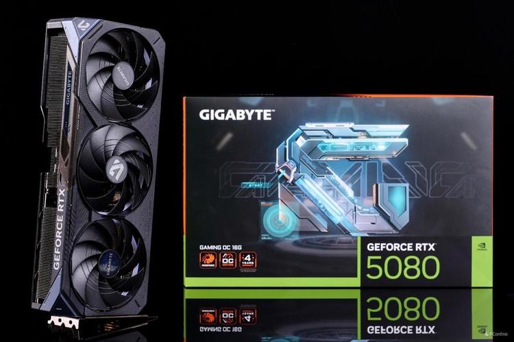 技嘉RTX 5090魔鹰 OC vs 蓝宝石RX 480 4G D5 超白金 OC 深度对比