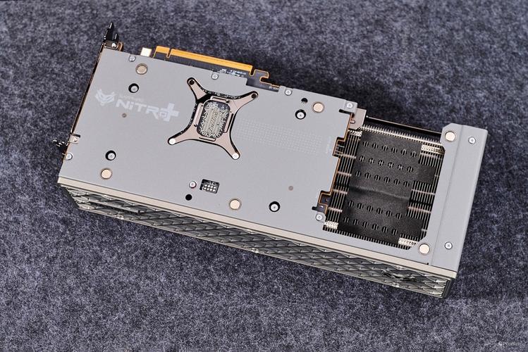 蓝宝石RX 9070 vs 铭鑫视界风GTX 560 深度对比：跨越十年的显卡对决