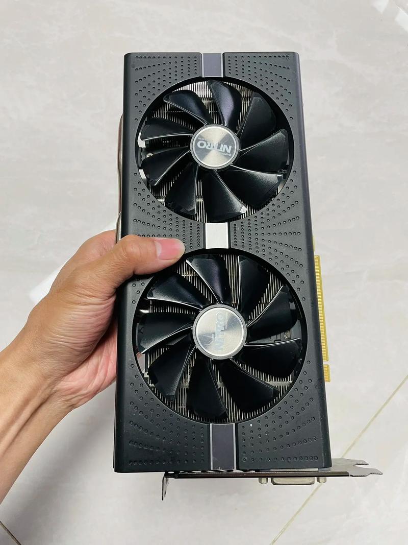 蓝宝石RX 590 GME vs 镭风R7-240 深度对比