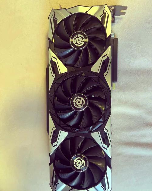 索泰RTX 4070Ti SUPER vs 盈通R7850 深度对比：跨越十年的显卡对决