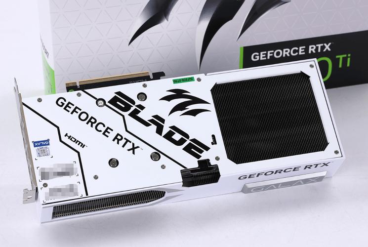 影驰GeForce RTX 5070 Ti 圣刃 vs XFX讯景RX RADEON VII 深度对比