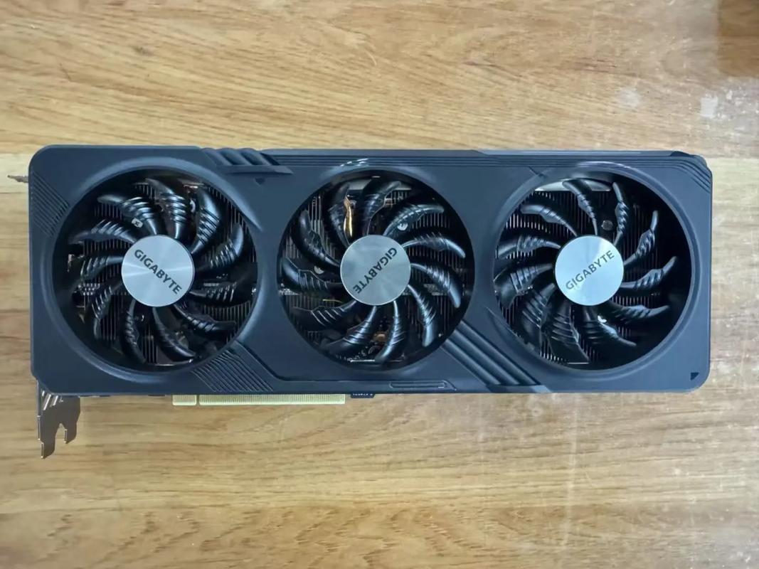 技嘉RTX 4080 AERO OC vs RTX 4060 Ti GAMING OC 16G 深度对比