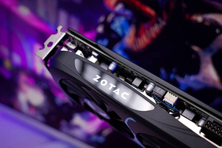 索泰RTX 4070Ti SUPER vs 微星GTX 750 深度对比