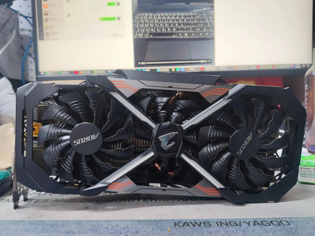 技嘉AORUS GTX 1080Ti 11G vs 镭风HD6570 战甲蜥 深度对比