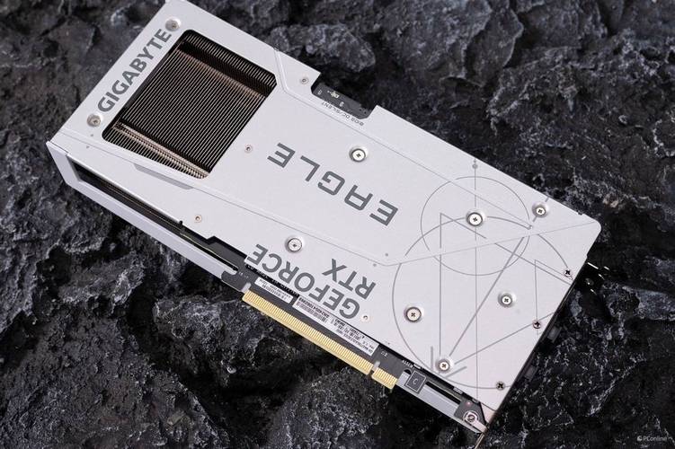 技嘉RTX 4070 Ti SUPER MASTER 16G vs 丽台Quadro M2000 4GB 深度对比