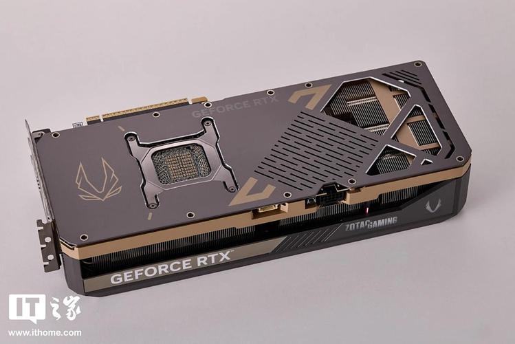 索泰RTX 3050毁灭者PRO HA vs 微星RTX 5090 GAMING TRIO OC 深度对比：入门与旗舰的跨越