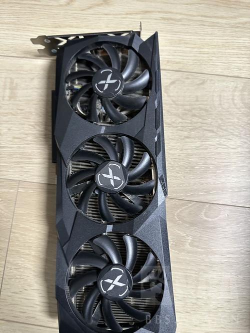 XFX讯景RX 6700 XT 雪狼版 vs 双敏速配GT610 冰翼 深度对比