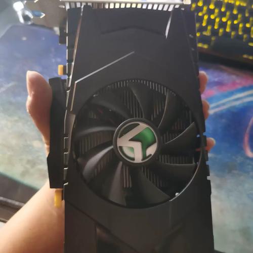 索泰RTX 4080 SUPER vs 铭瑄GTX 750 深度对比：从发烧旗舰到经典入门