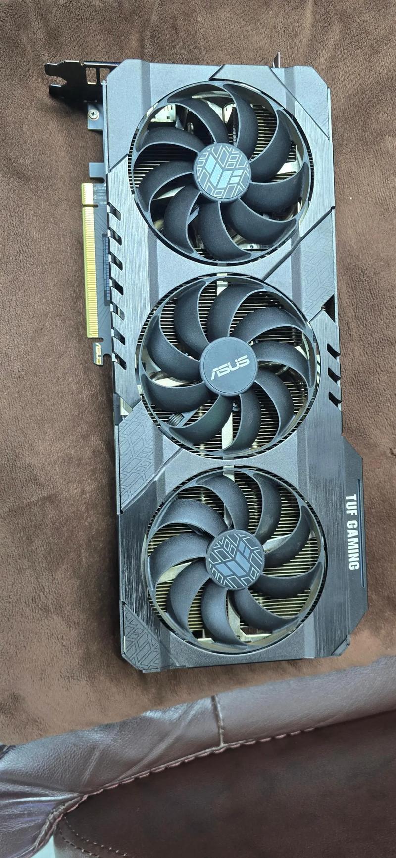 华硕TUF RTX 3060 vs 影驰GT630龙将D3 深度对比