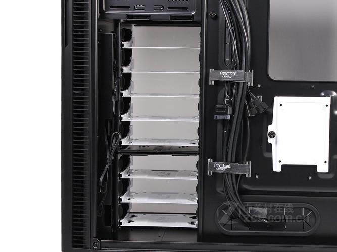 Define R5机箱风扇散热布局