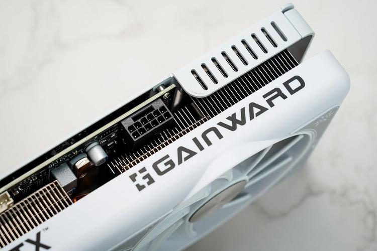 耕升RTX 4070 SUPER踏雪MINI vs 索泰RTX 3080 PGF GOC 深度对比