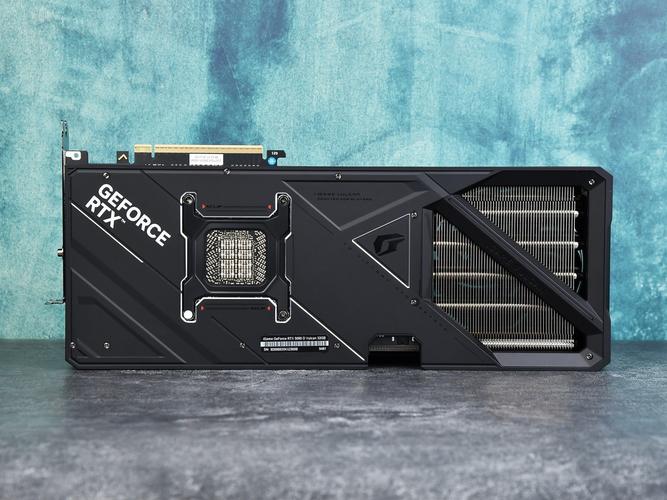 七彩虹RTX 3080 Vulcan vs 微星RTX 5090 Vanguard 深度对比