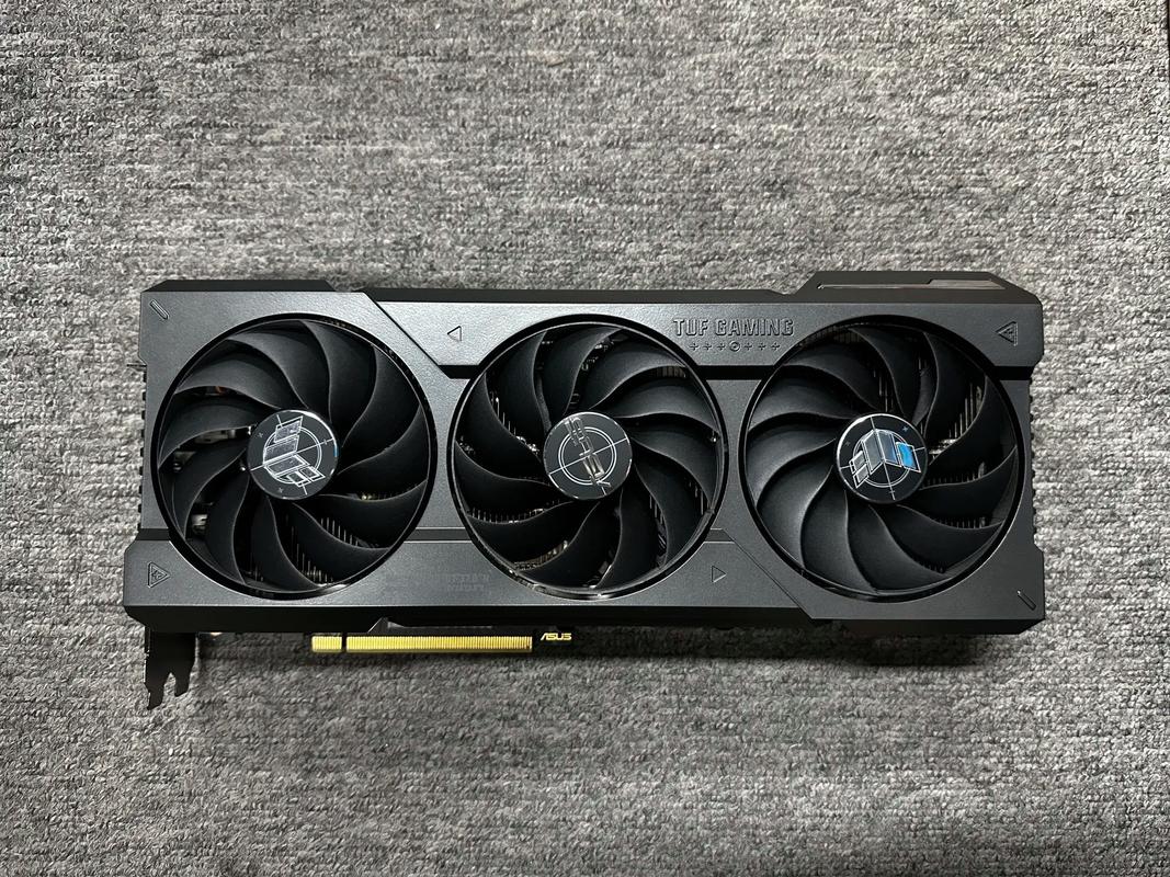 瀚铠RX 7600 vs 华硕RTX 4070 Ti 深度对比：主流与高端的较量