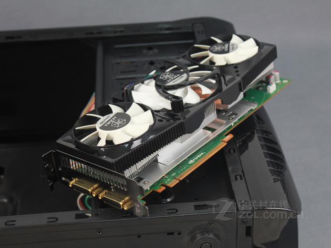 华硕R9 390X vs Inno3D GTX570冰龙版 深度对比