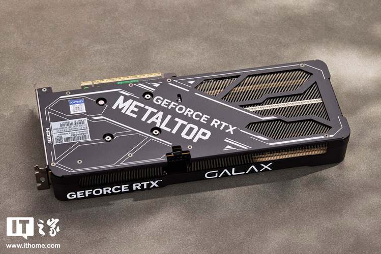 影驰RTX 5060 Ti金属大师黑金版OC vs GTX 1060虎将深度对比