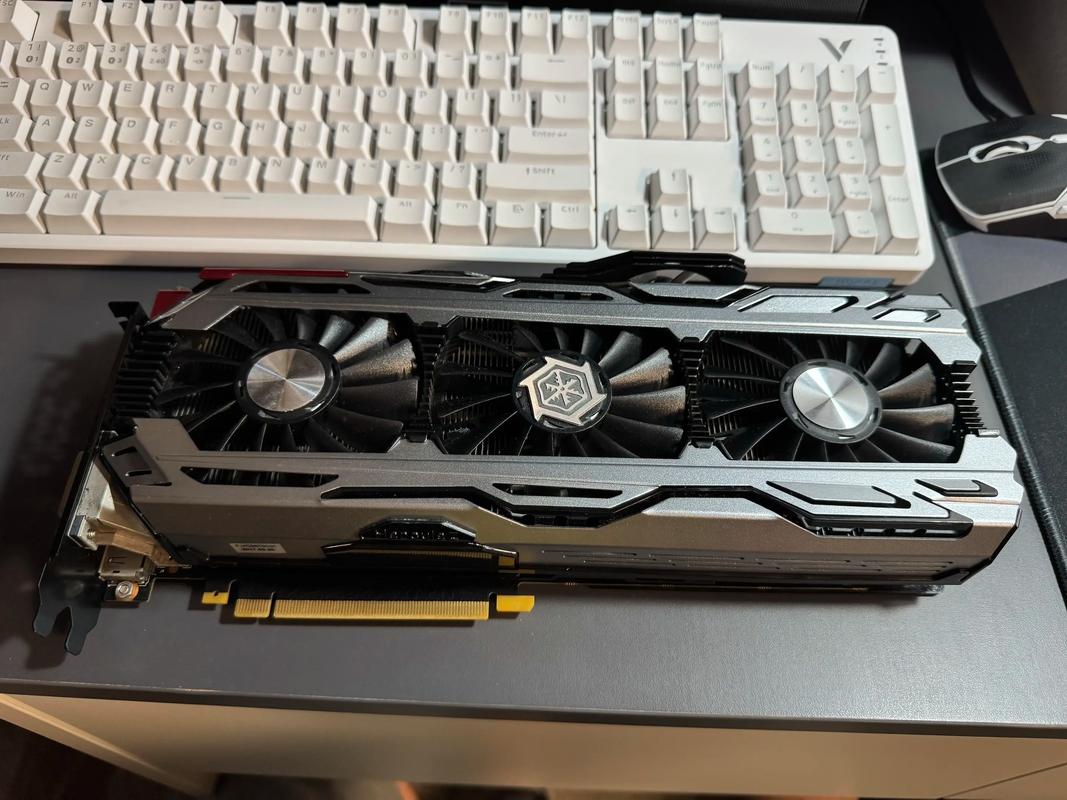 Inno3D RTX 3070冰龙版 vs GTX 1080Ti冰龙黑金版 深度对比