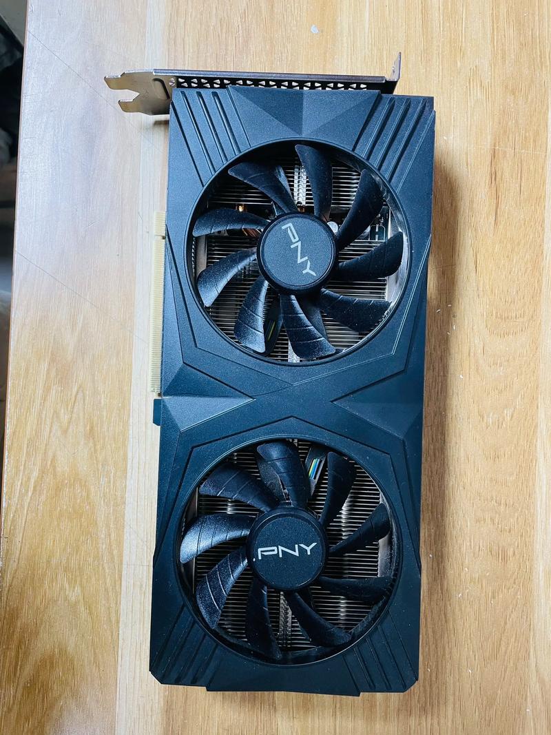 PNY RTX 4070 Blower vs 蓝宝石 HD6750 512MB 白金版 深度对比