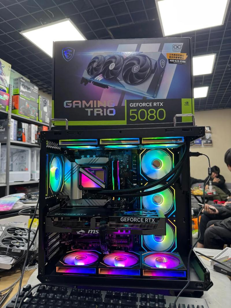 映众RTX 5080 vs 微星R6790 深度对比：跨越时代的显卡对决