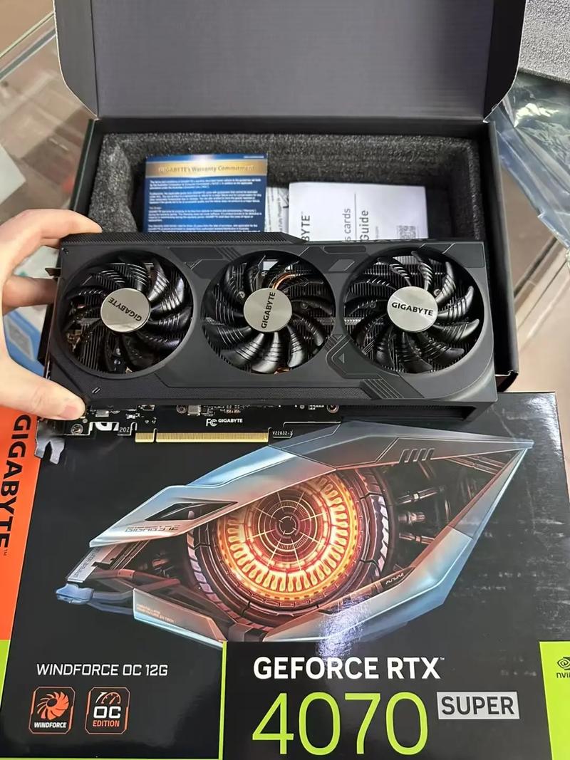 技嘉RTX 4070 Ti SUPER vs 七彩虹GTX 750 深度对比:从入门到发烧的显卡进化之路