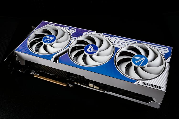 七彩虹RTX 4080 SUPER龙年限定 vs 华硕GTX 960 深度对比