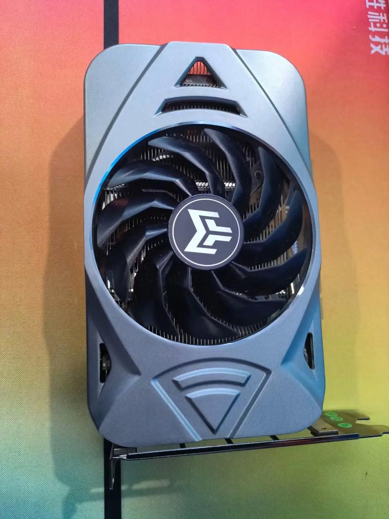 影驰RTX 3050金属大师MINI vs 翔升GT610刀锋版1G D3 深度对比