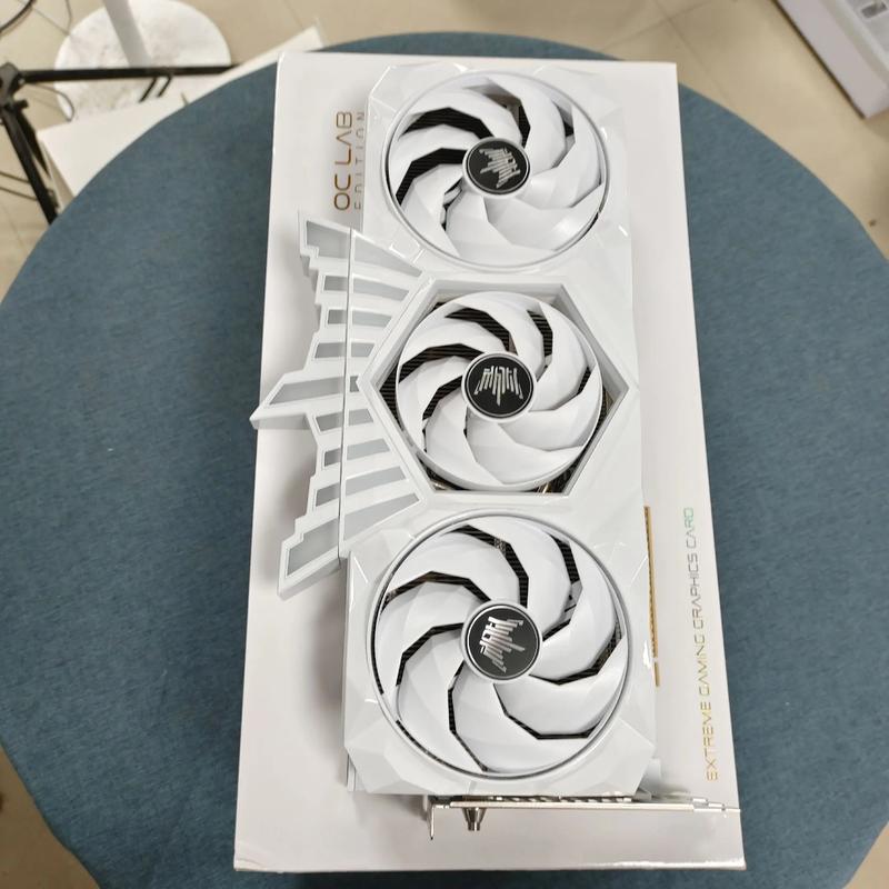 映众RTX 5070 Ti 映雪 X3 OC vs 影驰GTX 1080名人堂限量版 深度对比