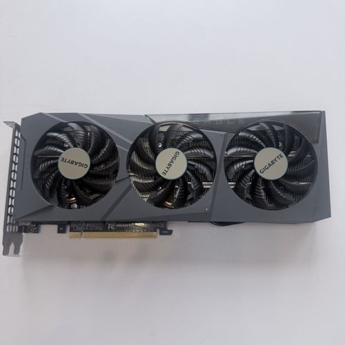 技嘉RTX 3070 vs 蓝宝石HD7870 深度对比：跨越世代的显卡对决
