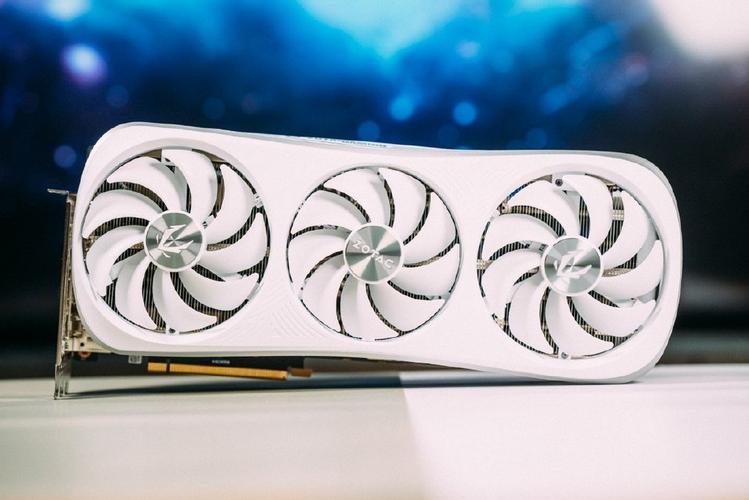 玩家正在选择电脑硬件