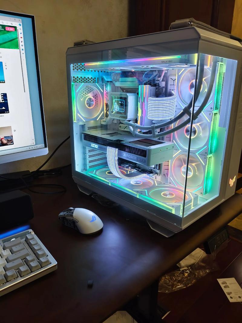 机箱RGB与散热效果展示