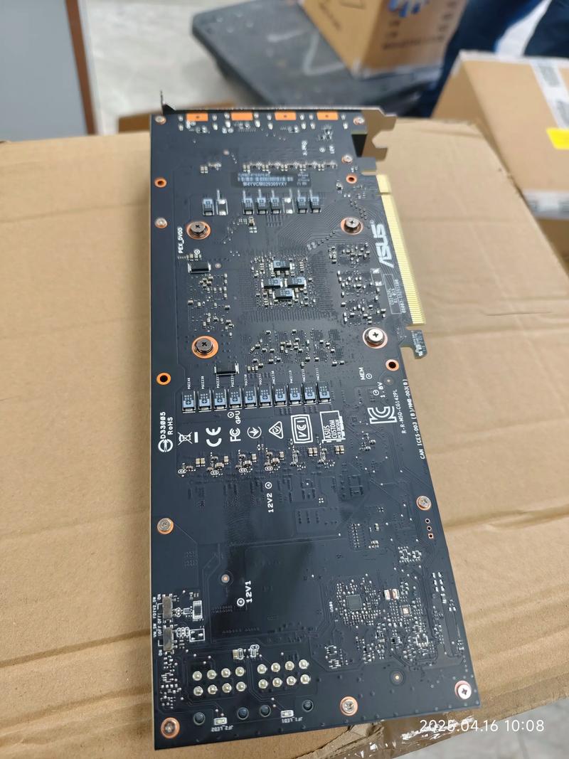 电脑硬件组件对比展示