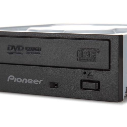 价格标签和光驱产品，展示性价比考量