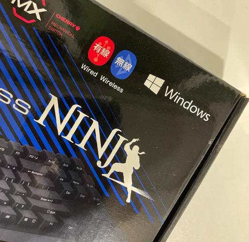 现代显卡内部电路与散热器特写