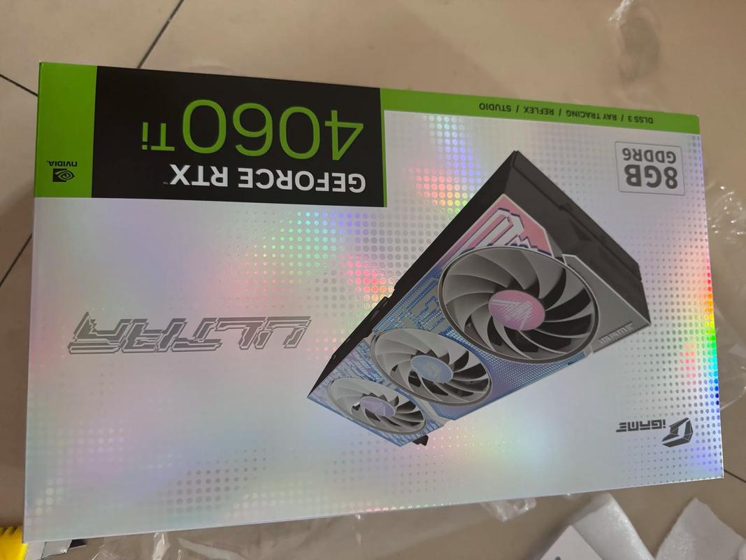 显卡规格对比示意图