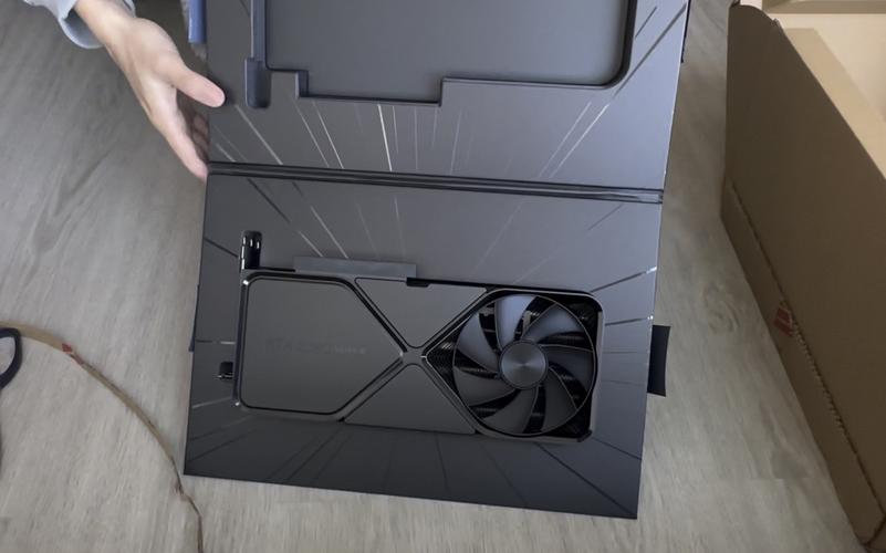 显卡规格对比示意图