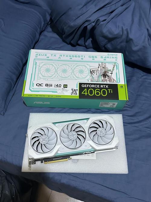 显卡规格对比示意图