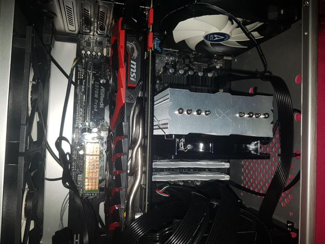 紧凑型机箱桌面应用场景